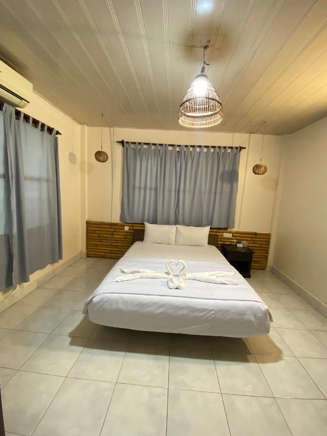 Ecran Riverfront Guesthouse Kampot Exterior foto