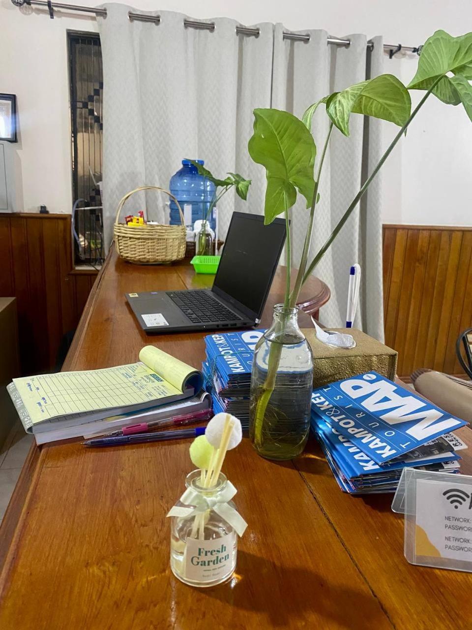 Ecran Riverfront Guesthouse Kampot Exterior foto